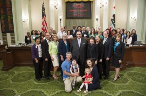 California Assembly Speaker John Pérez with Donate Life California Board Members, volunteers and staff on the Assembly Floor.