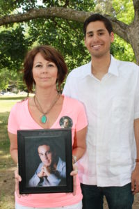 1505 Alfonso Garcia DLA and liver transplant recipient with Connie Mays, holding picture of son and donor, George Becker